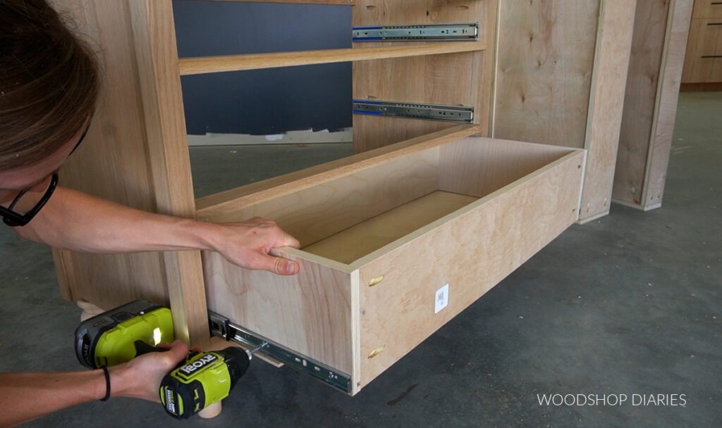 How to Build a Simple 3 Drawer Dresser --BUILDING PLANS!